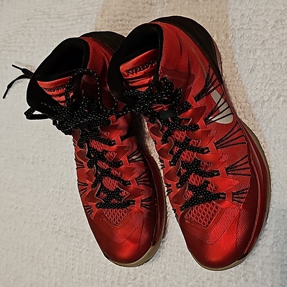 Rare Nike Collectors Sneaker, Nike Hyperdunk's Men's Size 9. - Picture 2 of 8